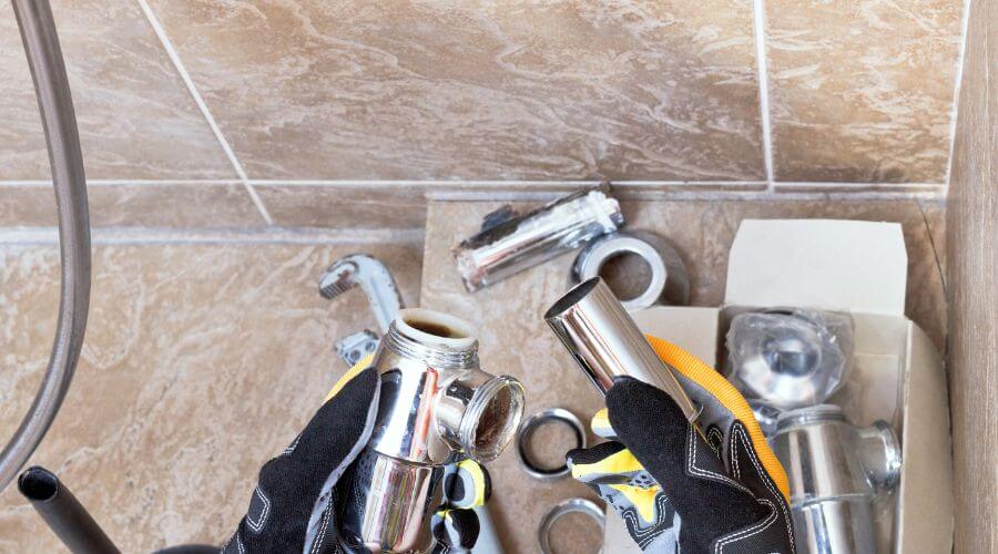 Professional gutter cleaning in San Ygnacio, TX